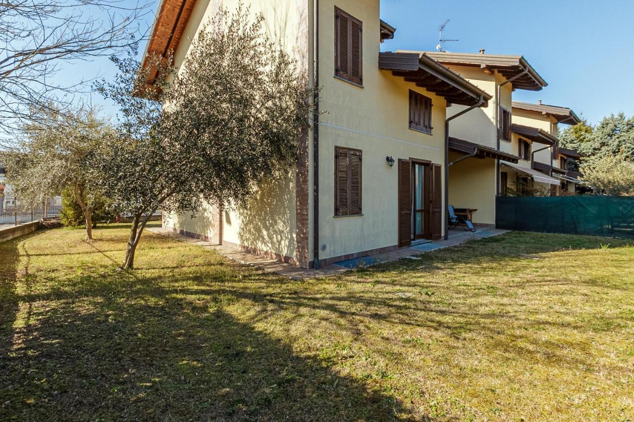 Le Quattro Stelle Villa Cardano Al Campo Buitenkant foto